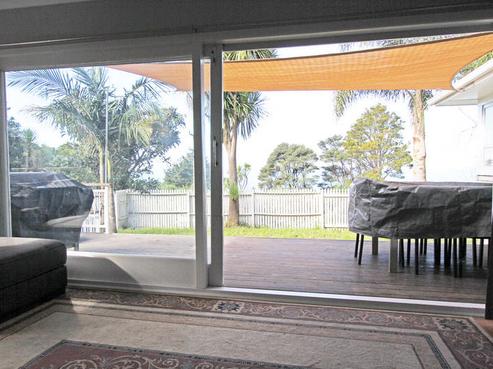 27 Kauri Point Road, Laingholm
