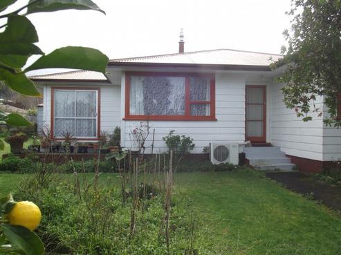 8 Skipage Grove, Featherston