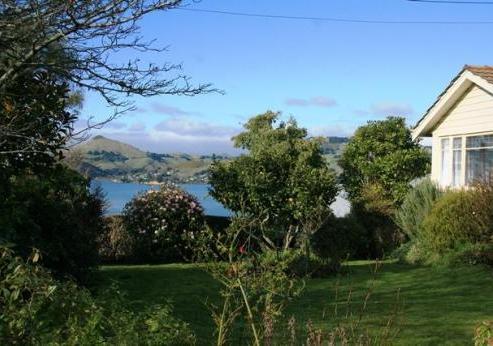 38 District Road, Roseneath