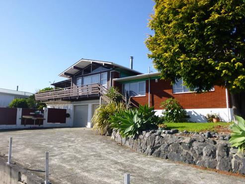 13 Mountain Road, Morningside