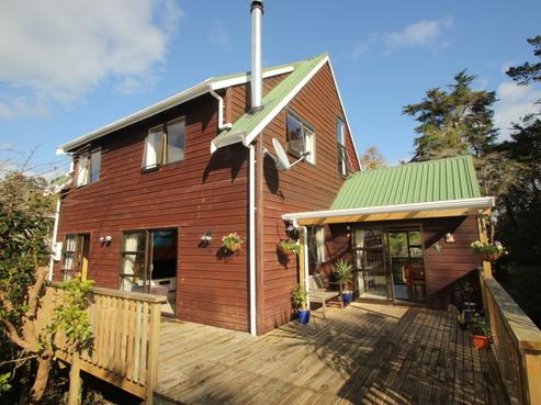 44 Pokapu Street, Titirangi