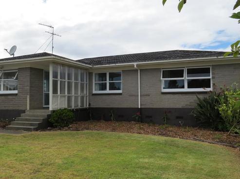 13 Colombo Road, Waiuku