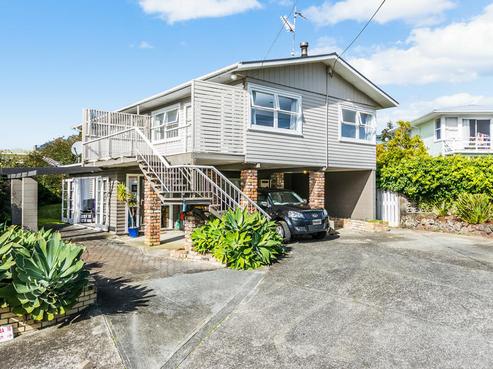 16 Raeben Avenue, Hillcrest