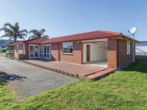 105 Riverview Road, Whangamata