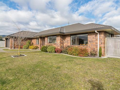 118 Guildford Drive, Paraparaumu Beach