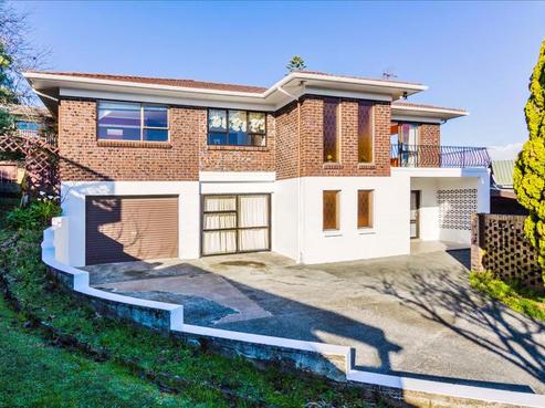 17 Pokapu Street, Titirangi