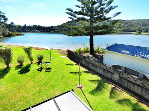 19 Weranui Road, Waiwera