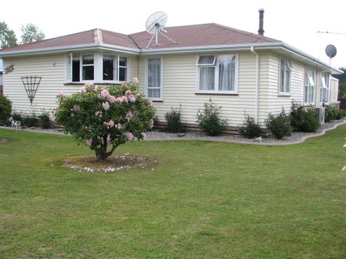 1169 River Road, Broadlands Forest