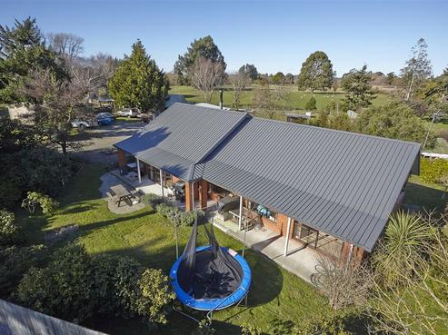 138 Main North Road, Woodend