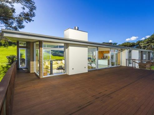 162 Lloyd Road, Riverhead