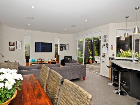24A Banbury Crescent, Fairfield