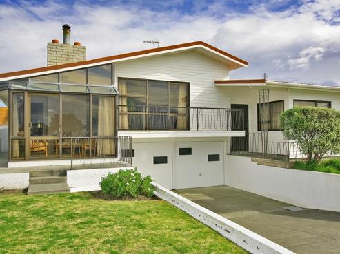 4 The Esplanade, Westshore
