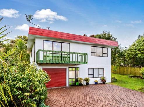 1/2 Onedin Place, Titirangi