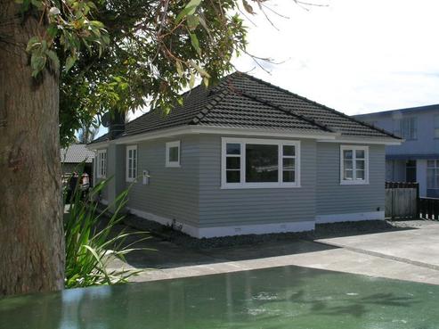 2 Lyndhurst Road, Tawa