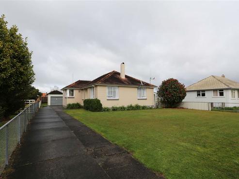 30 Montgomery Crescent, Bader