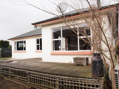 2 Lees Street, Gladstone