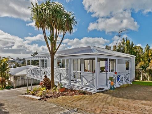1/225 Wairau Road, Totara Vale