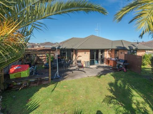 7 Farnham Close, Rototuna North