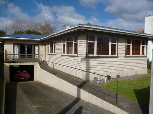 24 Collins Street, Hawera