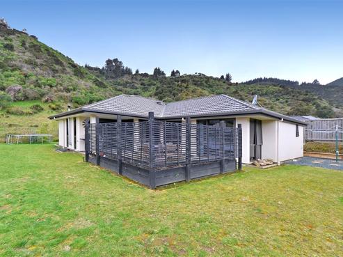 22 Saddleback Road, Todds Valley
