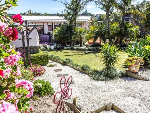 2 Jellicoe Parade, Surfdale
