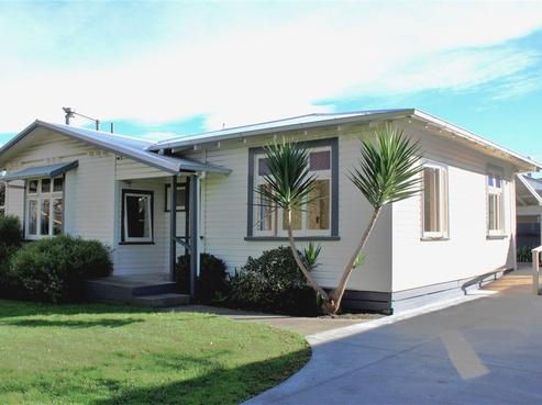 607 Willowpark Road South, Akina