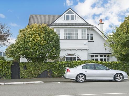38 Bloomfield Terrace, Central Hutt