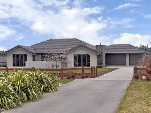 8 Boulez Mews, Rolleston