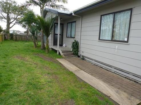 8A Templeton Place, Clendon Park