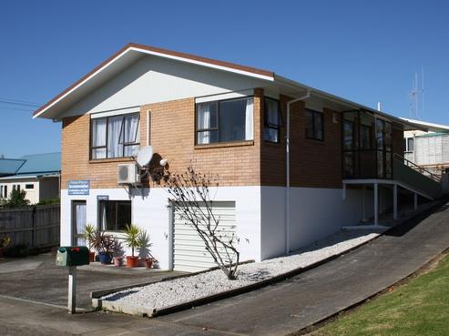 17 Wallis Street, Raglan