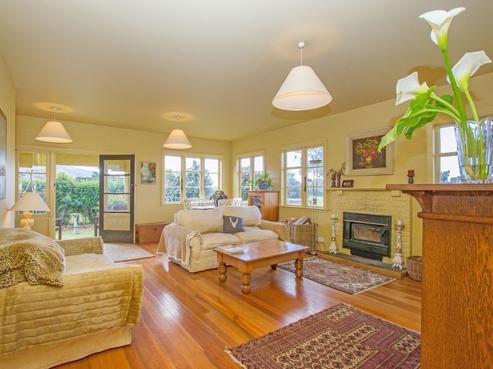 557 Western Lake Road, Featherston