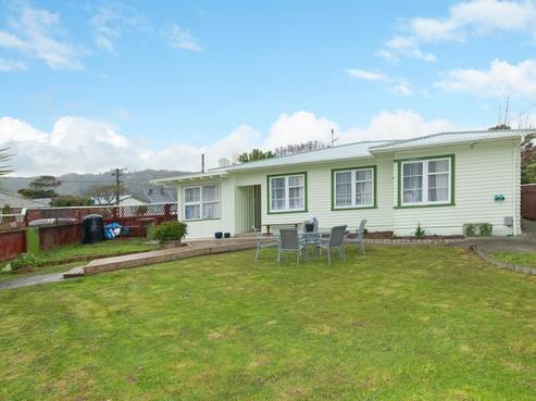 6 Holyoake Crescent, Avalon