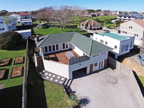 112 Lake Road, Belmont