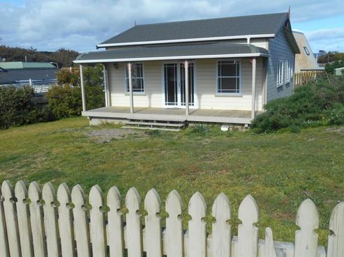 11 Karaka Street, Otaki Beach