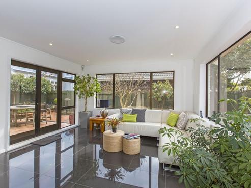 2/20 Totara Crescent, Woburn
