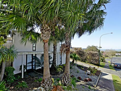 24 Marina View Drive, West Harbour