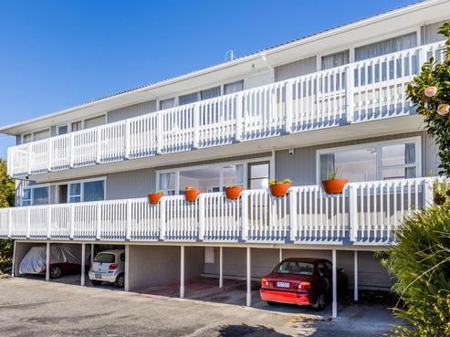 2/2A Ewenson Avenue, One Tree Hill