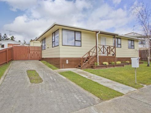 3 Whitechapel Grove, Stokes Valley