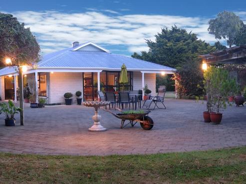 15 Simpson Road, Westmere