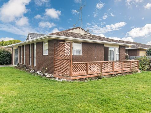 11B Knights Grove, Otaki