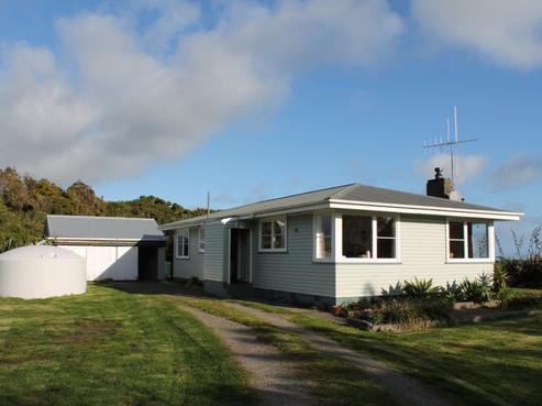 216 Namu Road, Opunake