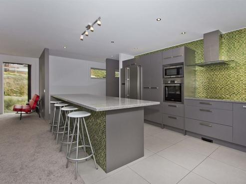 5 Winifred Way, Belmont