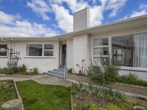 28 Neale Avenue, Stoke
