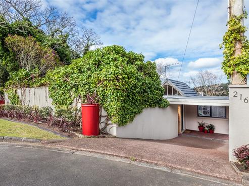 216 Golf Road, Titirangi