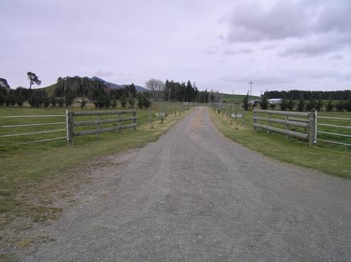 105 White Road, Broadlands Forest