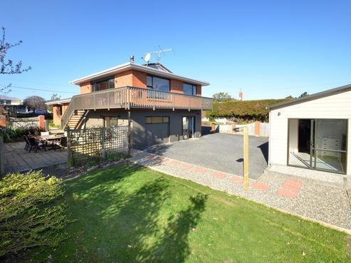 12 Vulcan Road, Waldronville