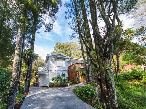 213 Victory Road, Laingholm