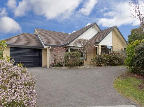 17 Thirlmere Rise, Northpark