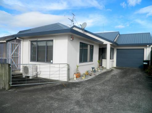 2/11 Harrington Avenue, Pukekohe