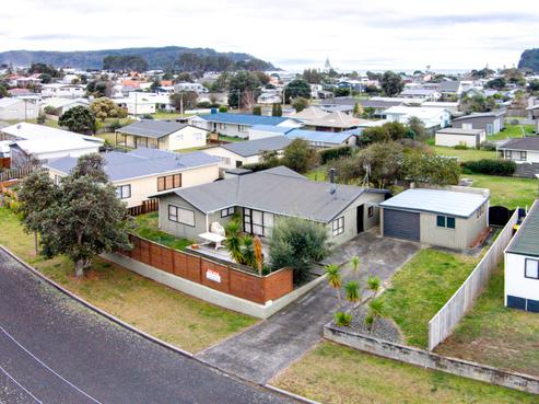 102 Gillian Street, Whangamata